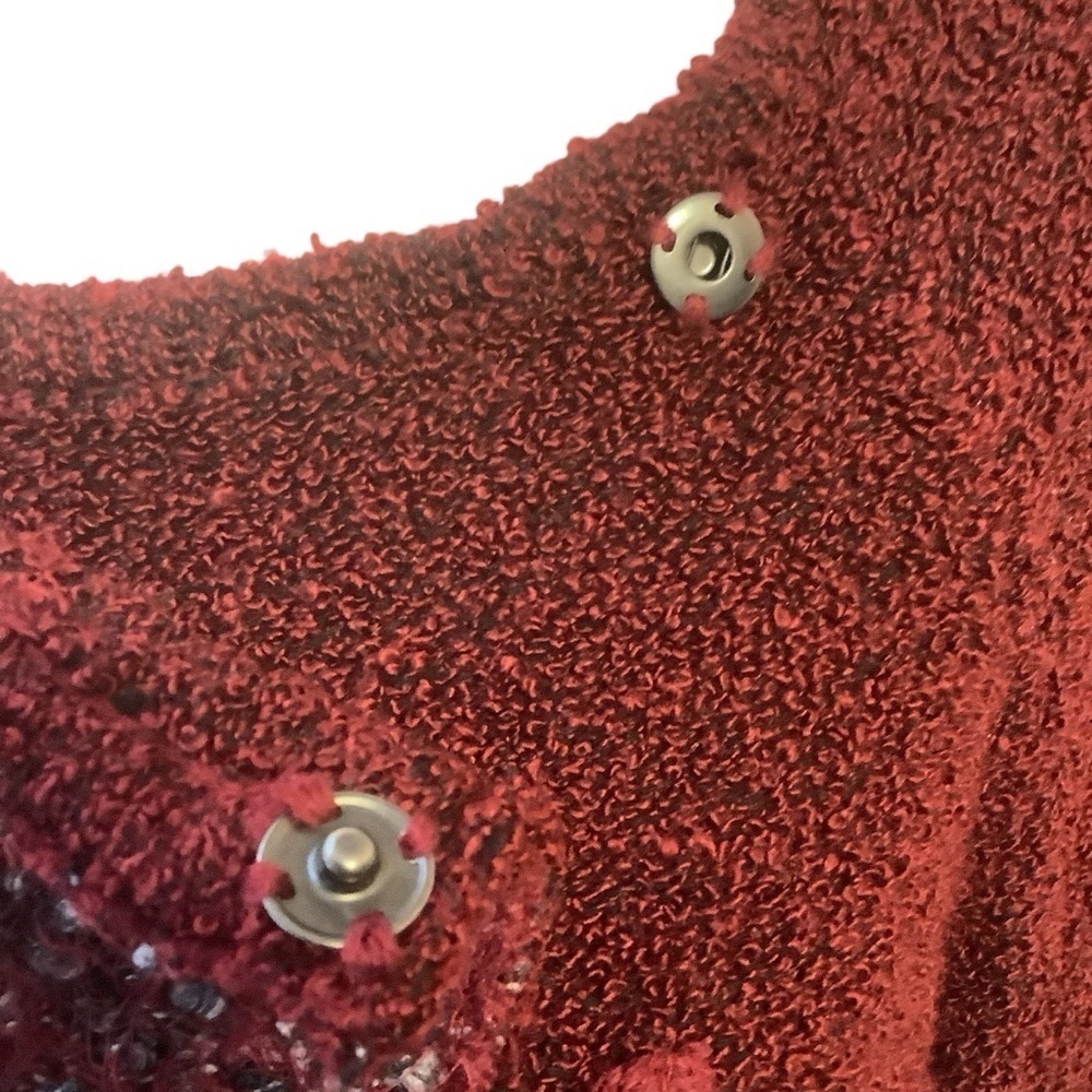 CHERIE BLISS RED LONG SLEEVE BUTTON DETAIL SWEATER/ CARDIGAN/ Size O/S - Picture 6 of 11